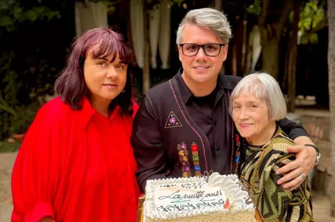 Imagini rare cu mama și bunica lui Fuego. Artistul s-a întors la Turda, locul unde a copilărit: „Mă bucur de oamenii mei dragi!”