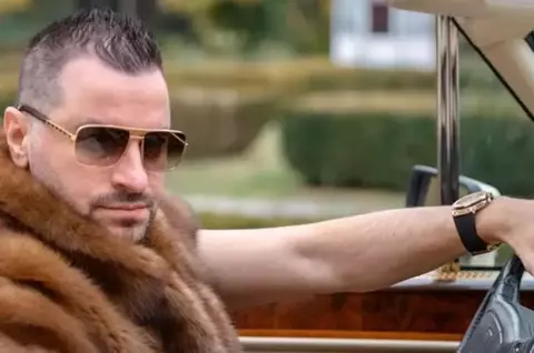 La 47 de ani, Fizz și-a schimbat complet viața și a lăsat în urmă stilul opulent din anii 2000. În ce ipostază inedită a fost surprins în plină stradă