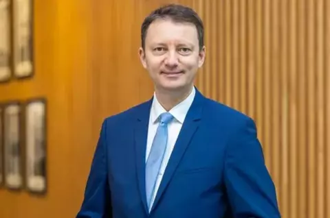 Ce prevede programul de guvernare al lui Siegfried Mureșan. Modul în care PNL, USR și UDMR și-au împărțit ministerele, după ședința liderilor