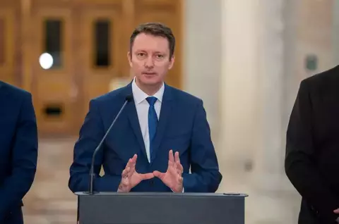 Siegfried Mureșan și-a prezentat programul de guvernare în Parlament, înaintea votului: "Avem de ales între o Românie puternică și o Românie singură. Cota unică rămâne aceeași, fără taxe și impozite noi"