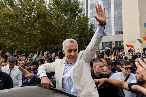 Fanii lui Călin Georgescu strâng bani pe TikTok să-i cumpere acestuia vila de 1,2 milioane de euro din Toscana: "Eu am 1.280 lei pensie de boală, dar din ăia voi dona!" / Reacția fostului candidat la președinție