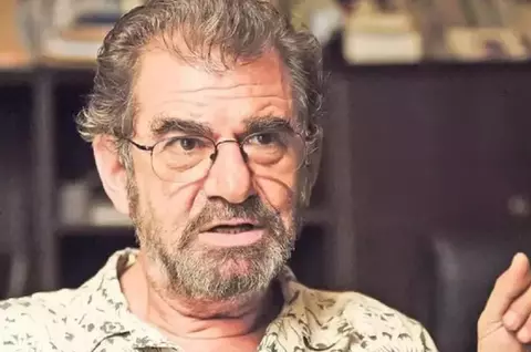Florin Zamfirescu, apariție rară la un eveniment monden. Premiat pentru excelență, actorul a surprins cu noul său look, la 77 de ani: „Bine ar fi să fie aici o parte din studenții mei”