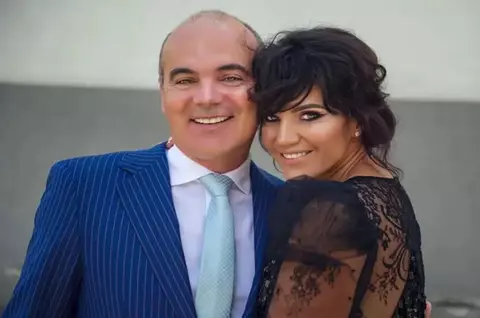 Soția lui Rareș Bogdan, afaceri de sute de mii de euro în București. Din ce câștigă bani Florina Bogdan, dincolo de averea fabuloasă a părinților săi: "E fiică de multimilionari"