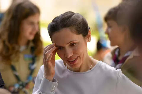 Mirabela Grădinaru, schimbare de stil vestimentar. A renunțat la rochiile vaporoase și colorate și a adoptat ținute sobre, în culori neutre / Cum s-a îmbrăcat la ultimele evenimente de la Cotroceni