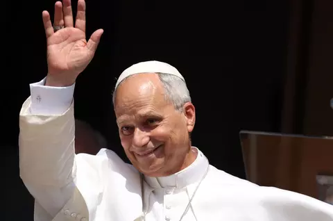 Papa Leon al XIV-lea, diagnosticat cu cancer pulmonar. Anunțul oficial al Vaticanului după operație: "Lobul inferior al plămânului drept a fost extirpat"
