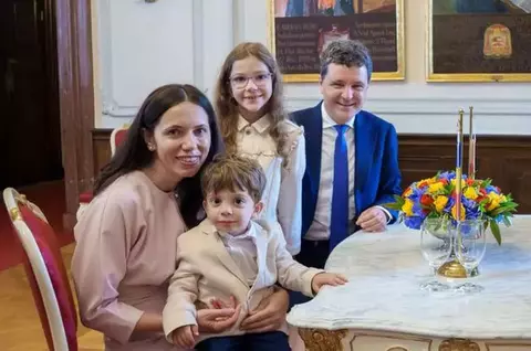 Mirabela Grădinaru avertizează asupra efectelor expunerii copiilor la tehnologie: „Cred cu tărie că trebuie să le oferim, în primii ani de viaţă, cât mai puţine ecrane”