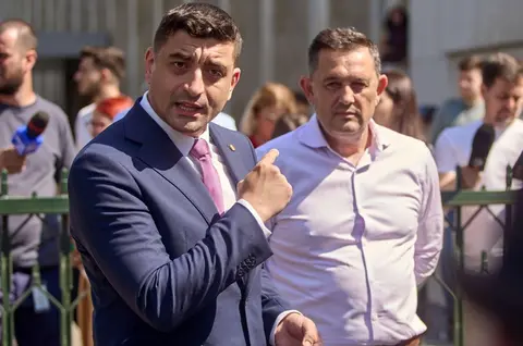 Gheorghe Piperea, candidatul AUR la Primăria Capitalei pentru alegerile din 2028. George Simion: "Eu stau în chirie, într-un bloc pe Splaiul Unirii. N-am apă caldă. E rușinos pentru Capitala României"