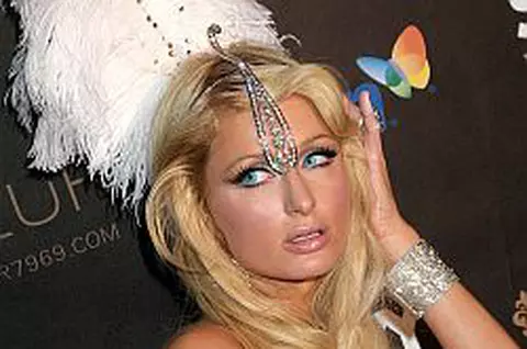 Paris Hilton neaga ca s-a batut cu iubitul de Halloween