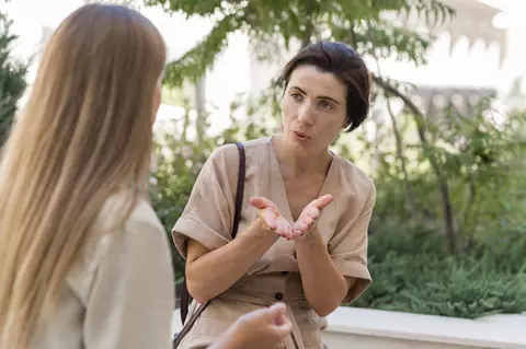 Adolescentul tău are probleme de dicție? Evită următoarele greșeli pentru a-l ajuta!