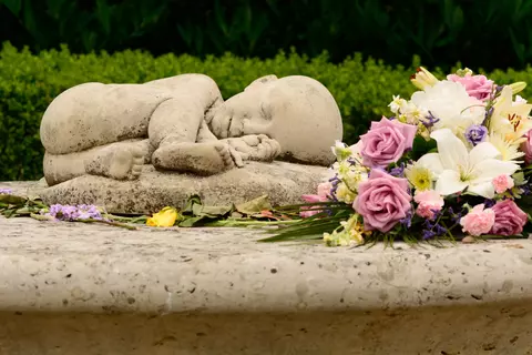 Mi-e dor de mine inainte. Inainte ca o umbra grea sa ma apese