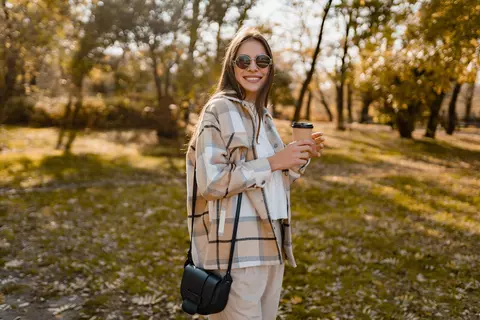 Cum alegi jacheta perfectă de toamnă, pentru femei, pentru plimbare?