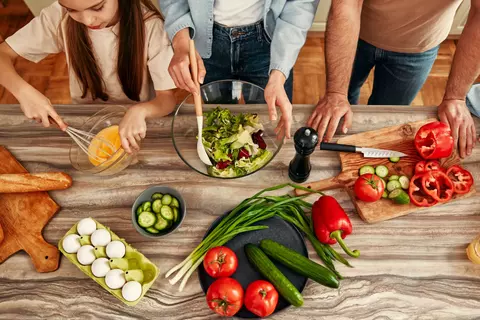 Alimentația sănătoasă la copii: 3 sfaturi practice pentru părinți