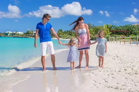 Vacanță în Sardinia cu familia: activități și locuri pentru toți membrii familiei