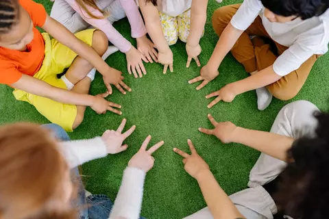 Ai un prichindel care a început să meargă anul acesta la grădiniță? Cum să îl ajuți să treacă mai ușor peste sezonul virozelor