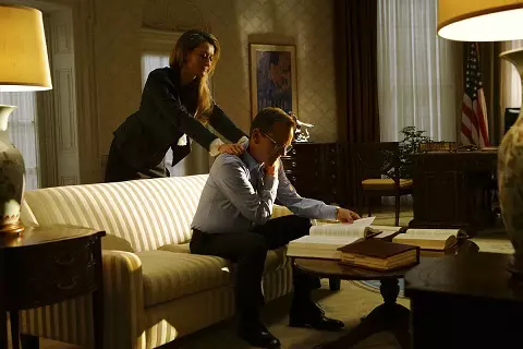 NATASCHA MCELHONE, KIEFER SUTHERLAND