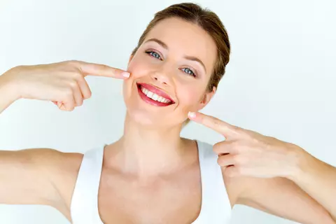 (P) Coroanele dentare – Secretul unui zâmbet plin de încredere