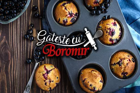 Brioșe cu Afine: Rețeta Boromir de Muffins Pufoase