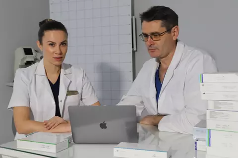 Cum te scapă de cearcăne o vizită la Oradea?