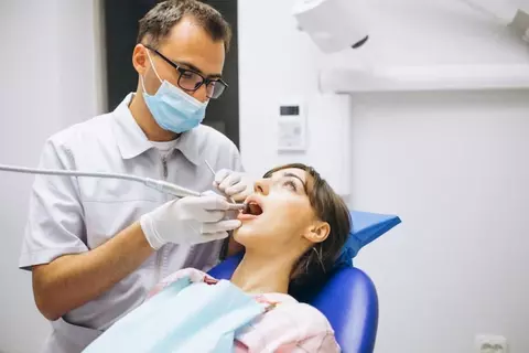 3 proceduri care trebuie făcute periodic pentru a avea dinți sănătoși