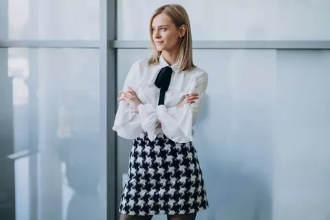 Începutul unei povești: Cum îți alegi corect ținuta pentru interviul de angajare