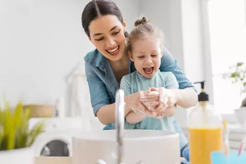 Sfaturi pentru o rutină de îngrijire a copiilor cu produse Gerovital Kids