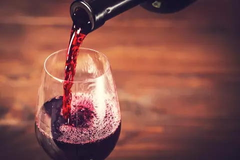 Ce vinuri se produc din Fetească Neagră și cum le consumi?