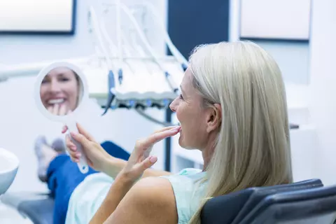 19 Lucruri pe care nu le știați despre implantul dentar