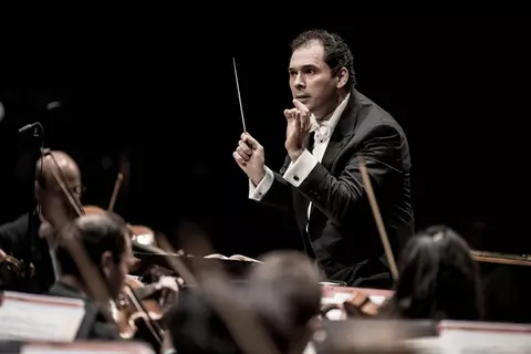 Tugan Sokhiev, unul dintre cei mai apreciați dirijori ai lumii,din nou pe scena Festivalului Internațional George Enescu
