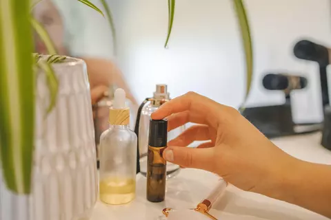 Top 10 reguli când alegi un parfum care să ți se potrivească