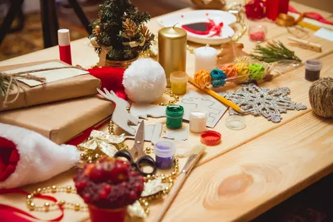 Decorațiuni DIY pentru bradul de Crăciun: 3 idei