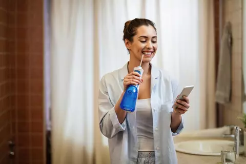 Despre menținerea sănătății orale: Importanța dușului bucal în prevenirea problemelor dentare
