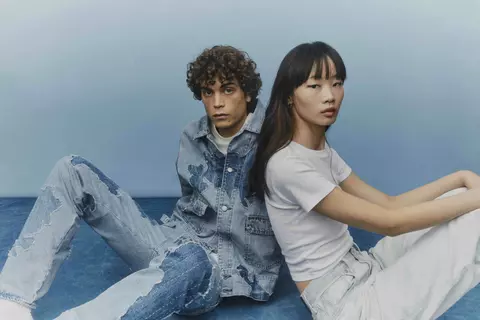 Levi’s adaugă culoare și tehnici de broderie pe denim japonez sofisticat pentru colecția primăvară / vară 2024 Made in Japan 