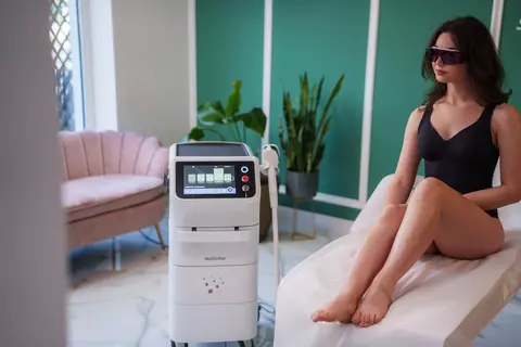 Tehnologie germană de top pentru epilarea definitivă la Eva Laser: certificare ISO 13485 și avantaje multiple pentru client