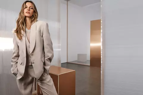 BOSS Womanswear – prima colecție pentru femei disponibilă în magazinul monobrand