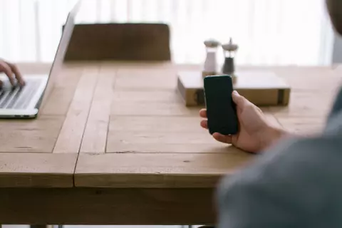 Dispozitive smart care îți simplifică munca și reduc rutina zilnică la birou