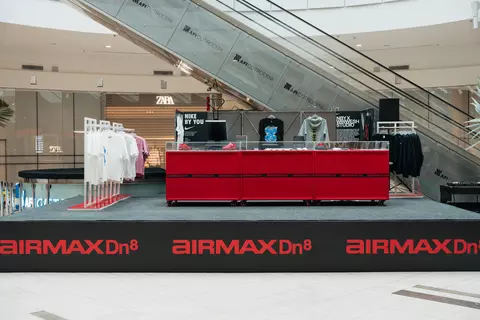 Nike By You ajunge în România! Personalizează-ți stilul la pop-up shop-urile Nike din orașul tău.