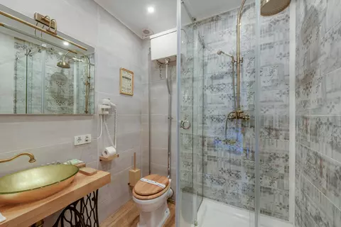 Cum să alegi accesorii premium pentru o baie elegantă
