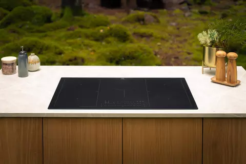 Frumusețea plitei SaphirMatt în bucătăria ta – Lecția suedeză despre echilibru și simplitate