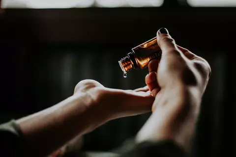 Parfumuri de vară vs. parfumuri de iarnă – de ce diferă și cum alegi ce ți se potrivește?