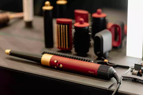 Love at first style: Dyson celebrează iubire prin tehnologie și inovație