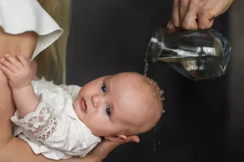 Botezul perfect: tot ce trebuie să știi despre pregătiri, de la invitații până la cele mai frumoase detalii