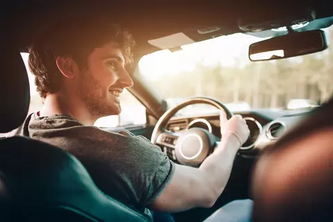 Cum alegi serviciul de închiriere auto potrivit pentru nevoile tale
