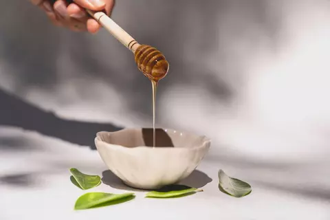 Cum începi cu produsele apicole fără să faci greșeala pe care o face toată lumea la prima cură