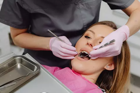 Upgrade Dental îți oferă soluții complete pentru un zâmbet sănătos