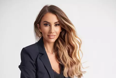 Tendințele toamnei: primul hairstylist român care are propria tehnică de vopsire îți spune ce se poartă sezonul acesta
