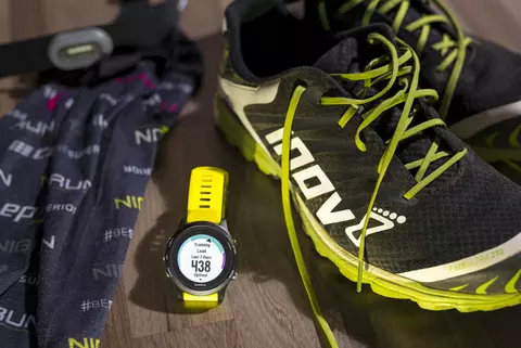 Ghid pas cu pas pentru setarea și utilizarea ceasului Garmin în activități sportive