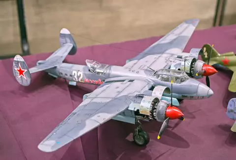 COLECȚII FABULOASE PENTRU COPII MICI, MARI ȘI MAI MARI