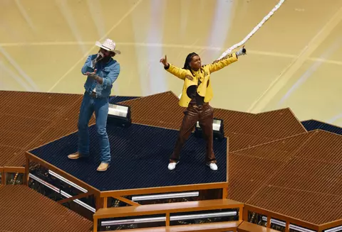 SWAE LEE, unul dintre artiștii principali de la UNTOLD ONE, pe scena WORLD CUP, alături de Post Malone
