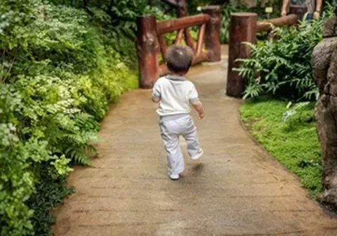 Un picior mai scurt decât celălalt: inegalitatea de lungime a membrelor la copil