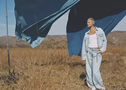 Noua gamă de in și denim Levi’s te menține cool pentru primăvara/vara 2025